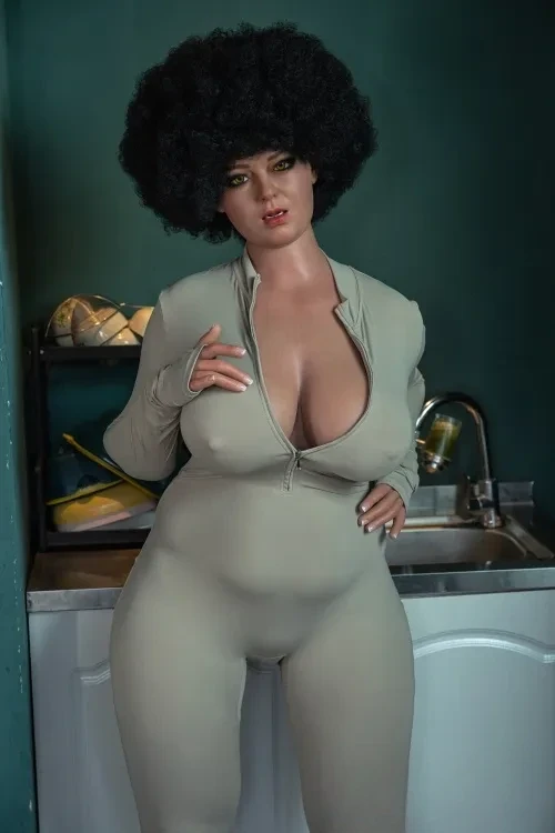 Starpery Ursula 口開閉＆口腔模擬付き 161cm BBW 大きな腹ダッチワイフ 肥満型 熟女人妻リアルラブドール Hカップ ブラウン肌 掲載画像はフルシリコン製