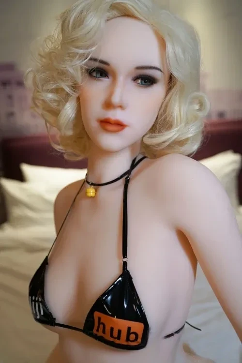 PIPER DOLL Scarlett 160cm欧米風 S-TPE製ラブドール 綺麗な美人お姉さんダッチワイフ Bカップ 白い肌 シームレスヘッドとボディの一体型